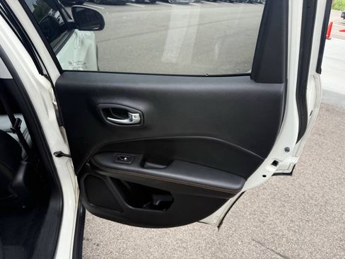 Used 2019 Jeep Compass Limited AWD/4WD image 15