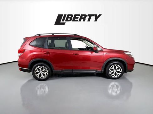Used 2021 Subaru Forester Premium image 8