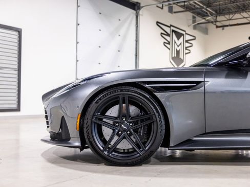 Used 2024 Aston Martin DB12 Coupe image 18
