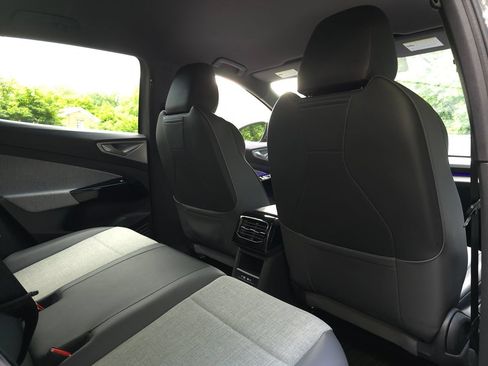 Used 2023 Volkswagen ID.4 Pro RWD image 19