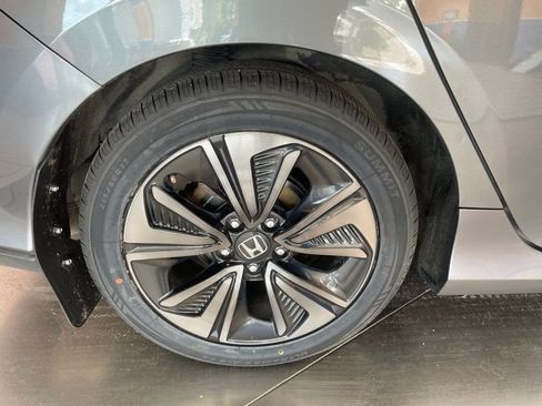 Used 2017 Honda Civic EX image 9