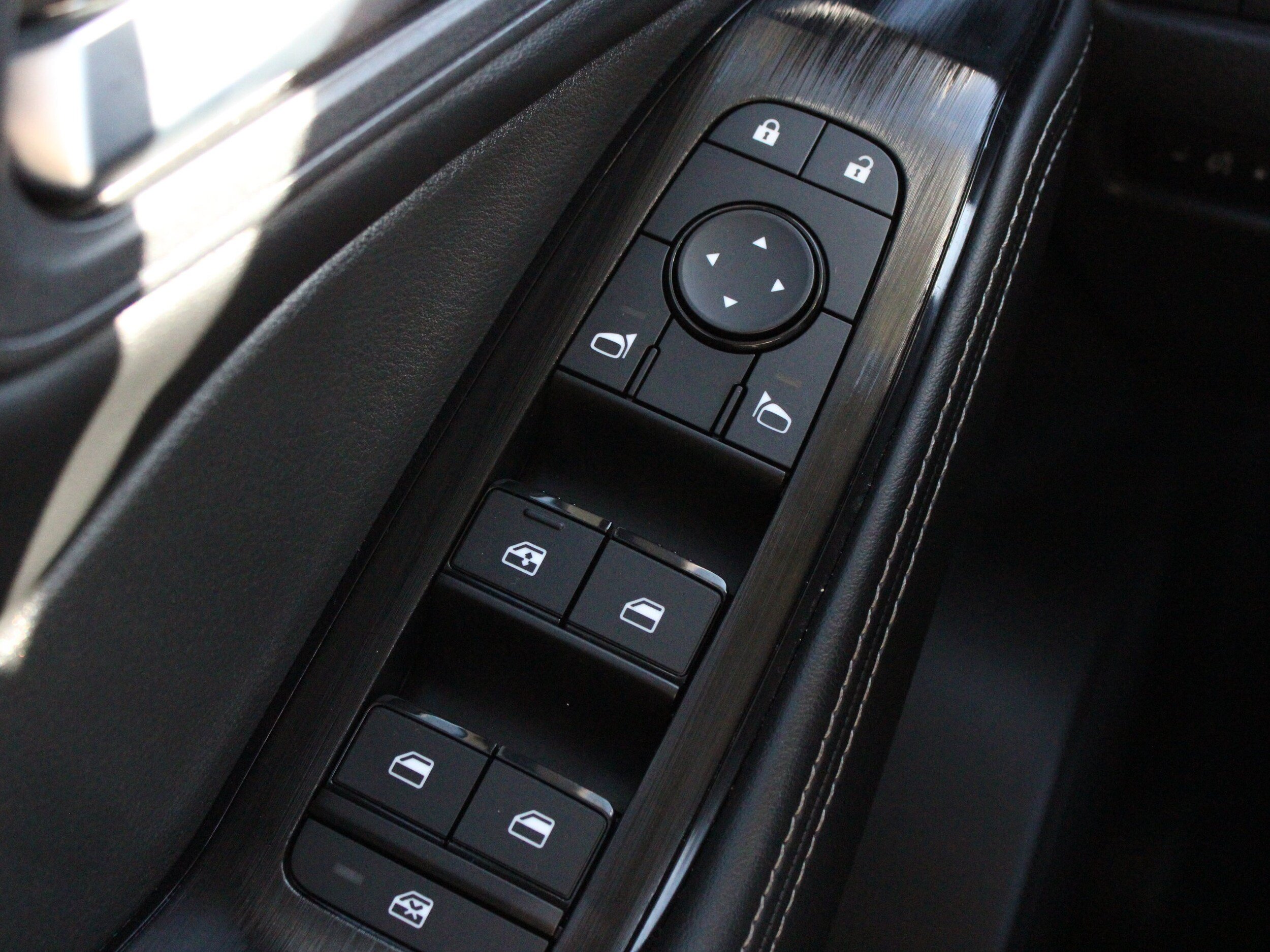 Used 2023 Nissan Rogue SV w/ SV Premium B Package AWD/4WD image 32
