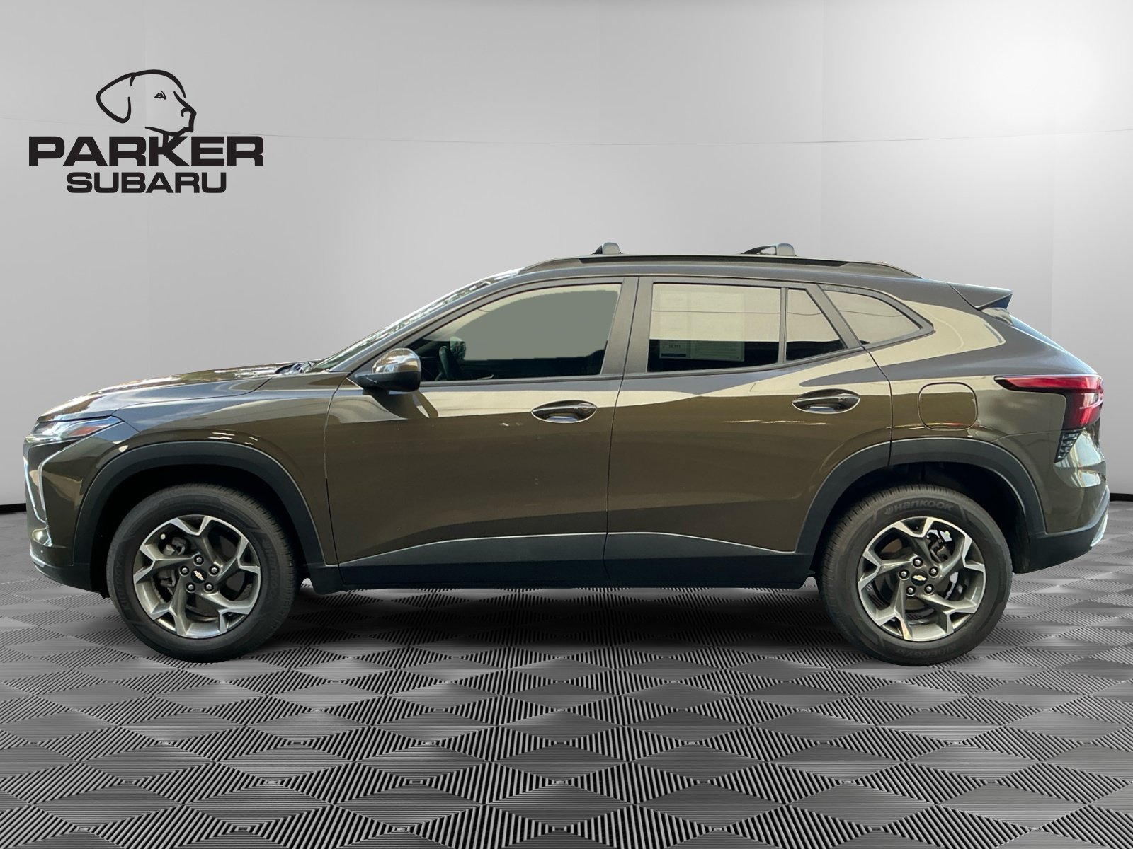 Used 2024 Chevrolet Trax LT w/ Sunroof Package FWD image 2