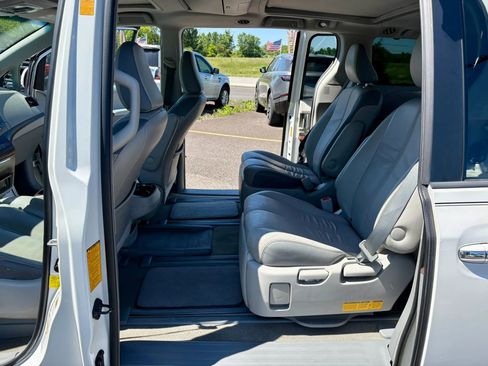 Used 2013 Toyota Sienna Limited w/ Premium Pkg FWD image 20