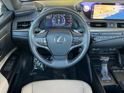 Used 2019 Lexus ES 350 w/ Premium Package image 17
