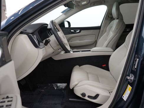 Used 2023 Volvo XC60 B5 Ultimate w/ Climate Package image 19