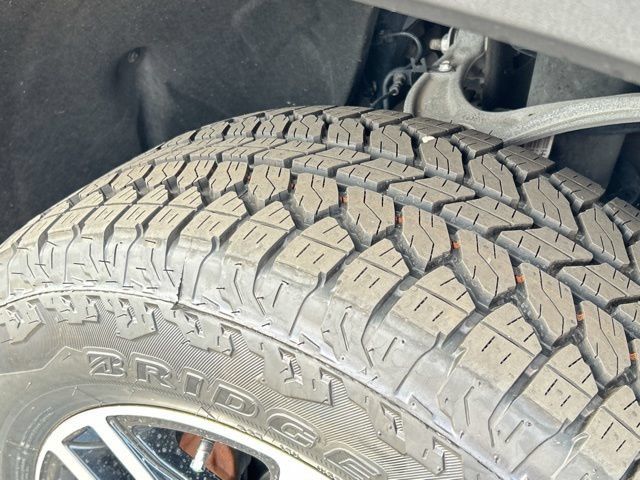 Used 2024 GMC Sierra 1500 AT4 w/ Technology Package AWD/4WD image 15