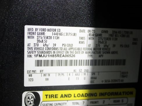 Certified 2024 Ford Expedition XLT image 23