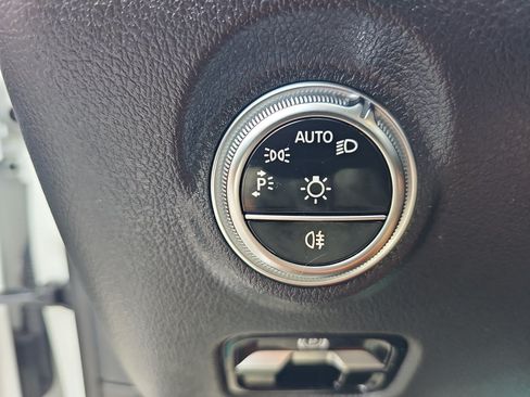 Used 2023 Mercedes-Benz C 300 Sedan image 33
