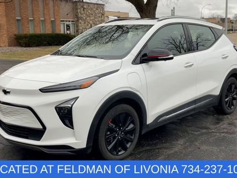 Used 2023 Chevrolet Bolt EUV Premier w/ Sun & Sound Package image 4