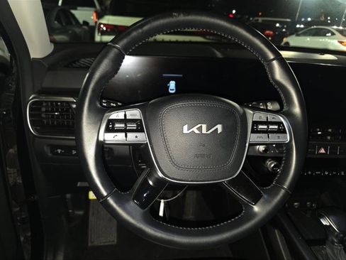 Used 2025 Kia Telluride S image 4
