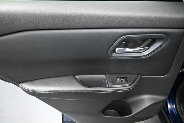Used 2024 Nissan Rogue SV FWD image 20