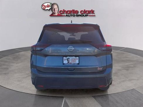 Certified 2025 Nissan Rogue S image 4