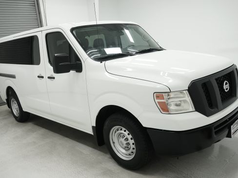 Used 2016 Nissan NV 3500 S w/ Power Package RWD image 2