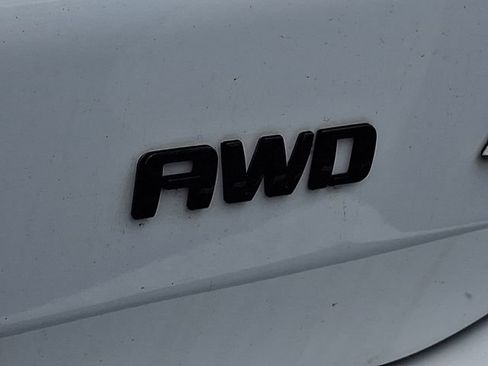 Used 2023 Chevrolet Equinox RS AWD/4WD image 9