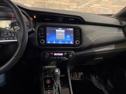 Used 2023 Nissan Kicks SR w/ SR Premium Package FWD image 19