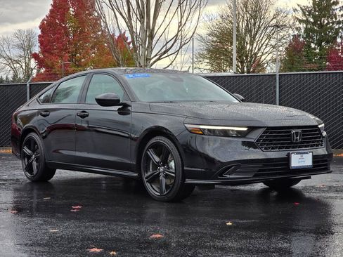 Certified 2025 Honda Accord Sport image 3