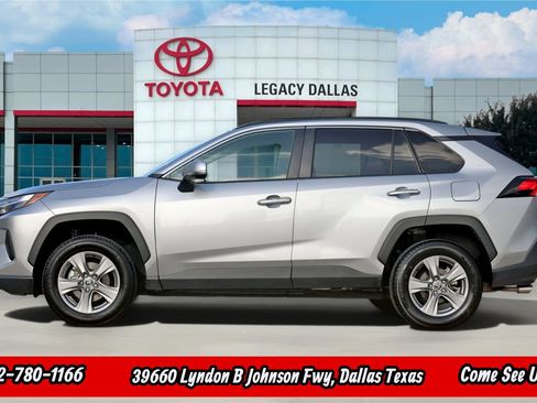 Used 2025 Toyota RAV4 XLE FWD image 6