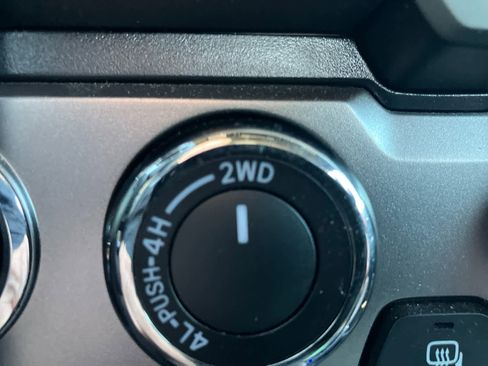 Certified 2020 Toyota Tacoma Limited image 29