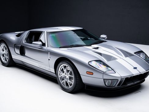 Used 2006 Ford GT image 45