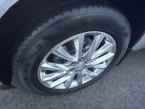 Used 2019 Buick Enclave Essence image 9