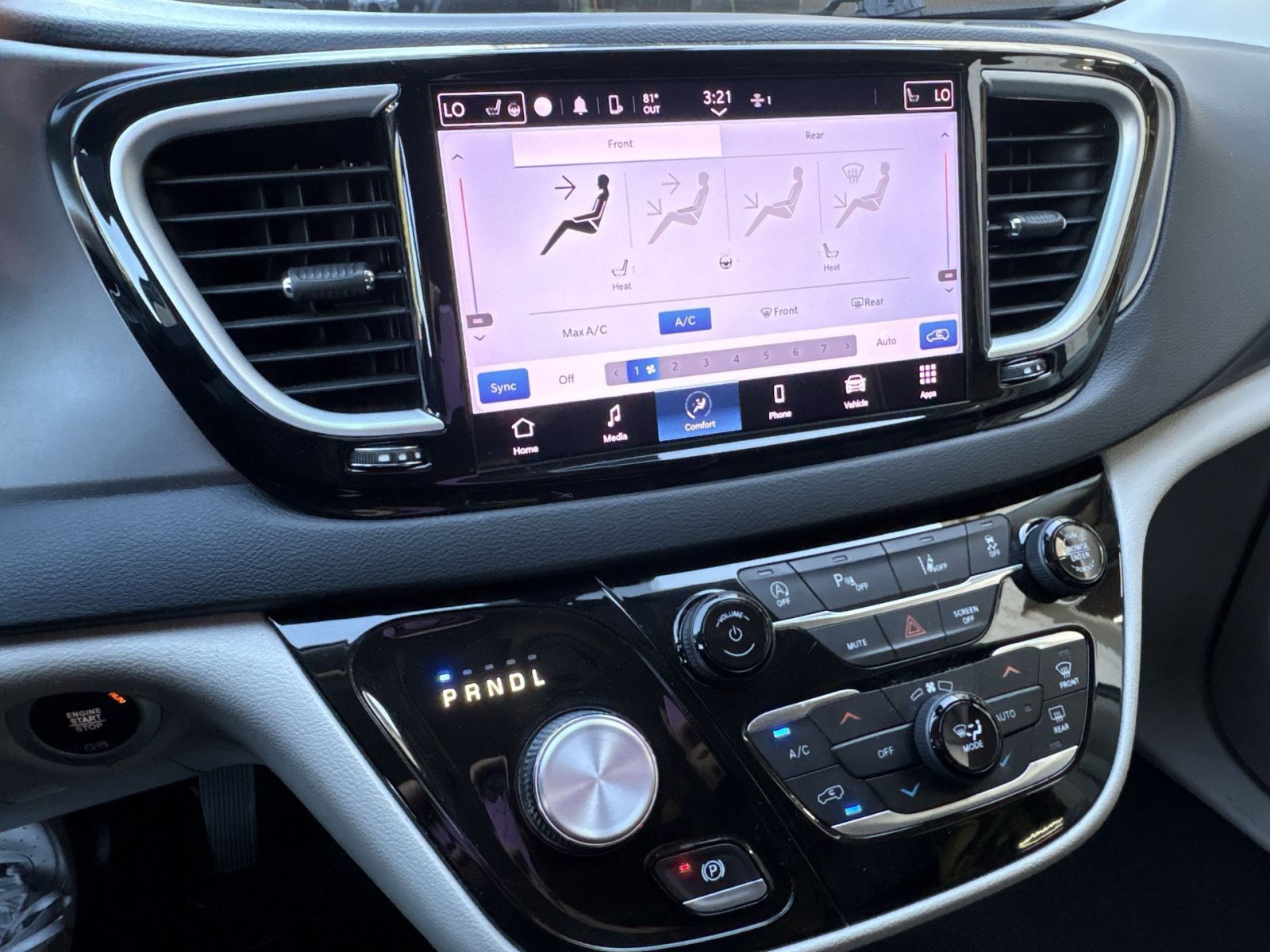 Used 2023 Chrysler Pacifica Touring-L FWD image 12