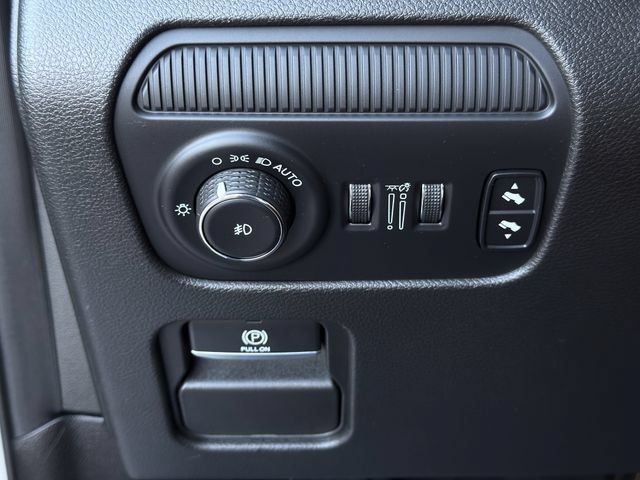 Used 2023 Jeep Wagoneer 4WD image 21