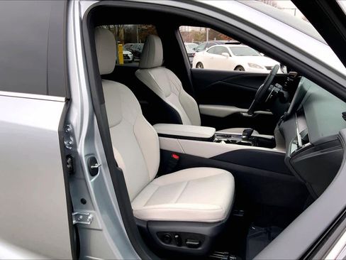 Used 2025 Lexus RX 350 Premium image 8