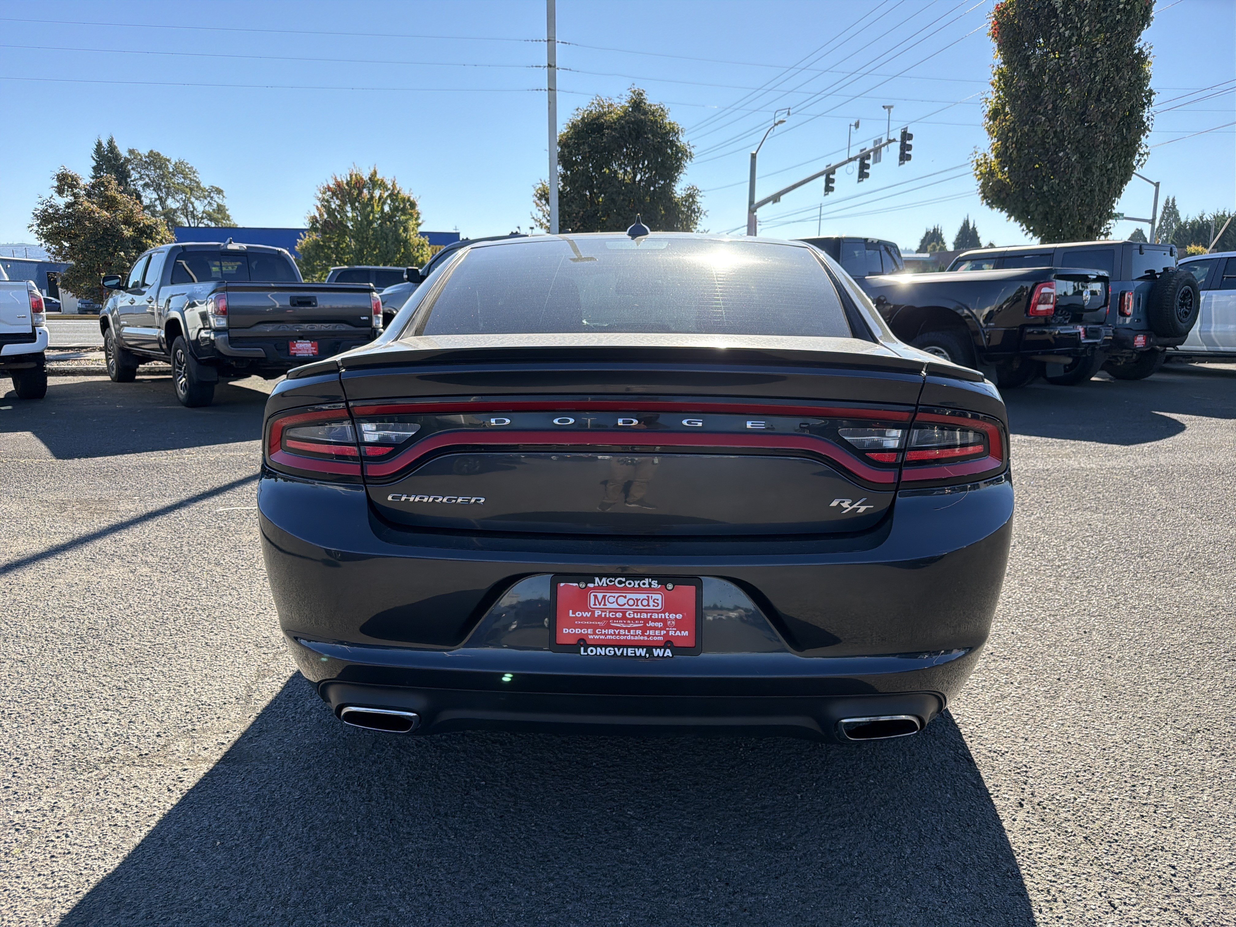 Used 2017 Dodge Charger R/T RWD image 4