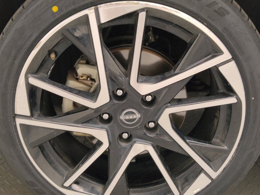 Used 2025 Nissan Sentra SR FWD image 31