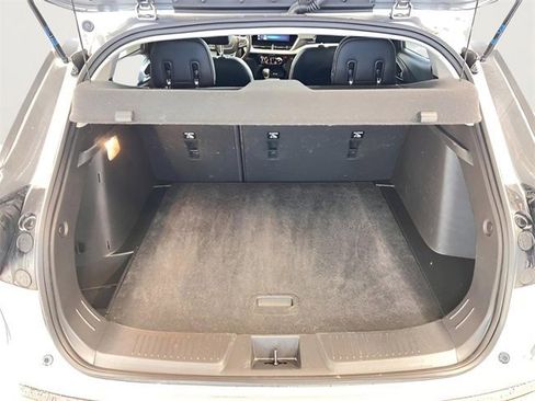 Used 2025 Chevrolet Trax LT w/ LT Convenience Package image 10