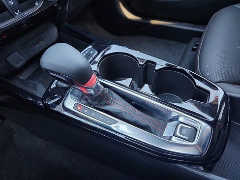 Used 2026 Chevrolet Trax RS w/ Sunroof Package image 12