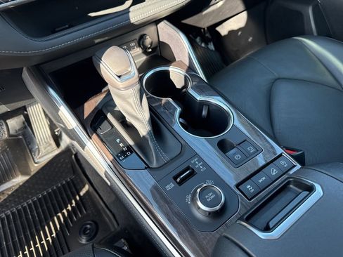 Used 2022 Toyota Highlander Platinum image 20