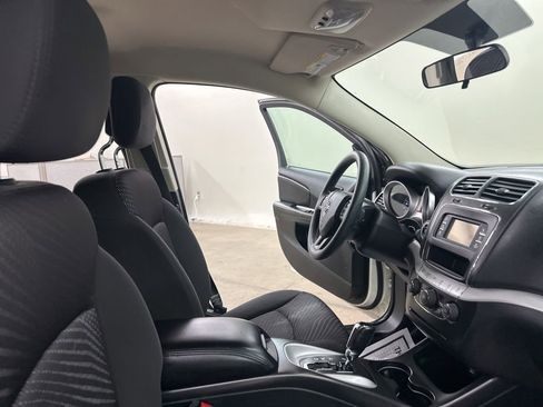 Used 2014 Dodge Journey SXT w/ Flexible Seating Group image 20