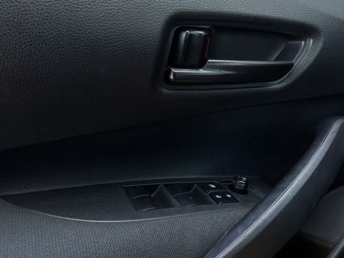 Used 2025 Toyota Corolla LE FWD image 21