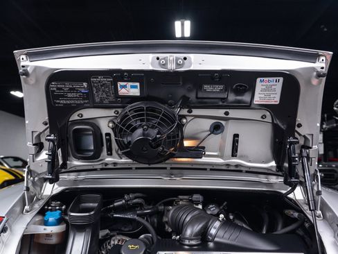 Used 2005 Porsche 911 Carrera image 28