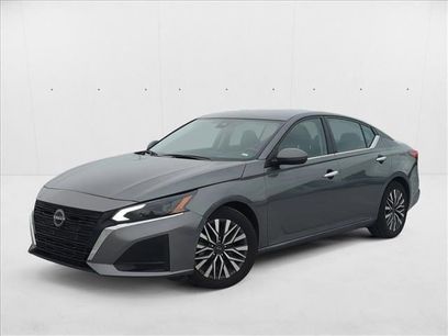 Used 2023 Nissan Altima 2.5 SV