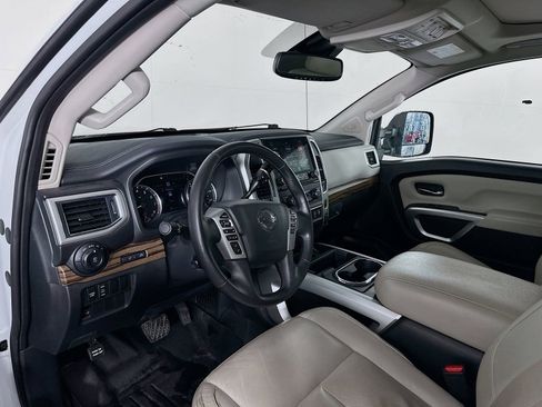 Used 2021 Nissan Titan SL w/ Moonroof Package AWD/4WD image 9