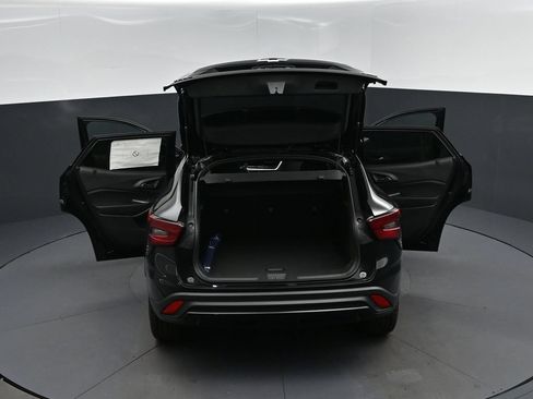 New 2026 Chevrolet Trax RS w/ Sunroof Package FWD image 44