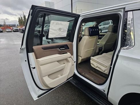 New 2026 GMC Yukon XL Denali w/ Advanced Technology Package AWD/4WD image 16