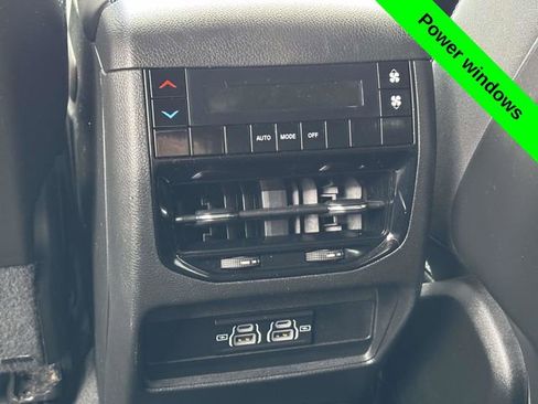 Used 2023 Jeep Grand Cherokee L Laredo image 26