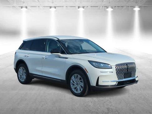 Used 2023 Lincoln Corsair FWD image 2