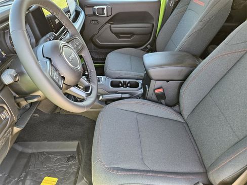 New 2025 Jeep Gladiator Rubicon w/ Convenience Group image 14