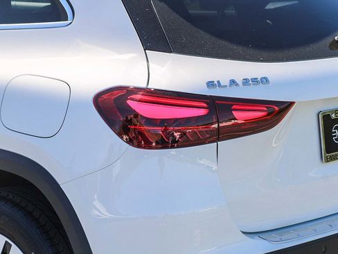 New 2026 Mercedes-Benz GLA 250 4MATIC image 11