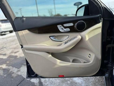 Used 2016 Mercedes-Benz GLC 300 4MATIC image 11