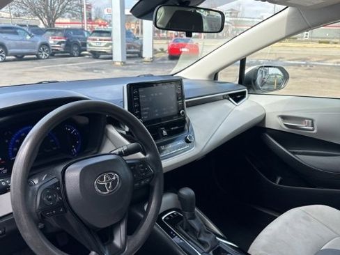 Used 2021 Toyota Corolla LE image 24