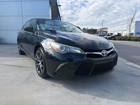 Used 2017 Toyota Camry XSE image 1