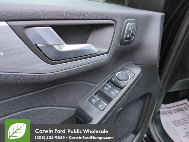 Used 2024 Ford Escape Platinum AWD/4WD image 11