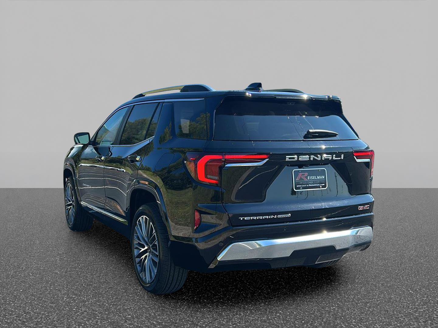 New 2027 GMC Terrain Denali AWD/4WD image 3