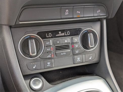 Used 2018 Audi Q3 2.0T Premium w/ Convenience Package image 21